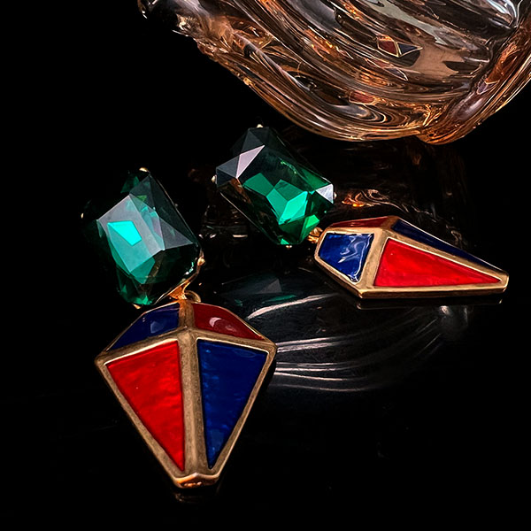 Vintage enamal copper gold plated zircon earings